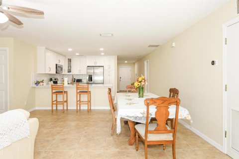 Villa ou maison à vendre à Port St. Lucie, Floride: 4 chambres, 184.6 m2 № 2176508 - photo 9