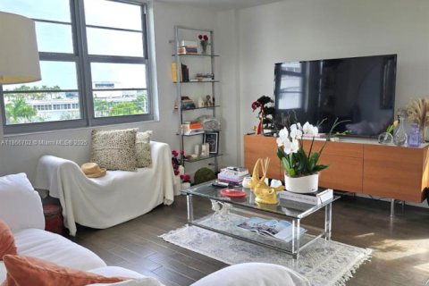Condominio en venta en Miami Beach, Florida, 1 dormitorio, 91.51 m2 № 1979515 - foto 15