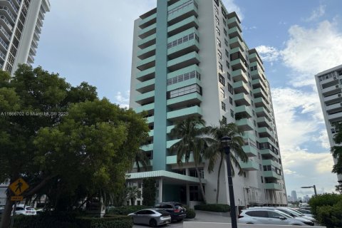 Condominio en venta en Miami Beach, Florida, 1 dormitorio, 91.51 m2 № 1979515 - foto 1