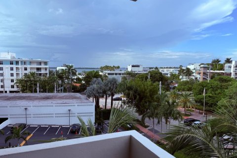 Condominio en venta en Miami Beach, Florida, 1 dormitorio, 91.51 m2 № 1979515 - foto 6