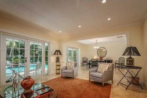 House in Golden Beach, Florida 4 bedrooms, 292.36 sq.m. № 1764143 - photo 16