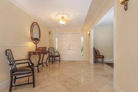 House in Golden Beach, Florida 4 bedrooms, 292.36 sq.m. № 1764143 - photo 11