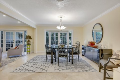 House in Golden Beach, Florida 4 bedrooms, 292.36 sq.m. № 1764143 - photo 20