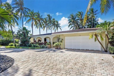 House in Golden Beach, Florida 4 bedrooms, 292.36 sq.m. № 1764143 - photo 6