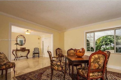 House in Golden Beach, Florida 4 bedrooms, 292.36 sq.m. № 1764143 - photo 18