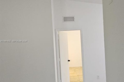 Copropriété à louer à Homestead, Floride: 3 chambres, 109.25 m2 № 2256184 - photo 2