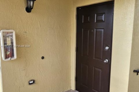 Copropriété à louer à Homestead, Floride: 3 chambres, 109.25 m2 № 2256184 - photo 4