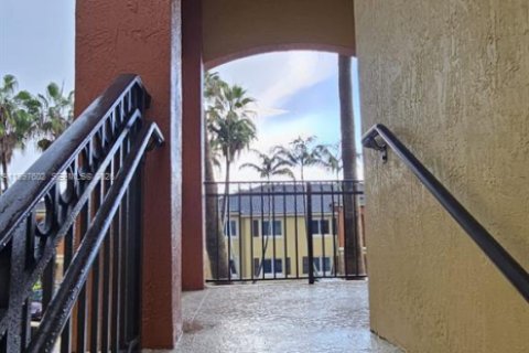 Copropriété à louer à Homestead, Floride: 3 chambres, 109.25 m2 № 2256184 - photo 5
