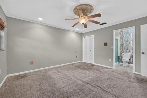 House in Fruitland Park, Florida 3 bedrooms, 200.48 sq.m. № 2393860 - photo 19