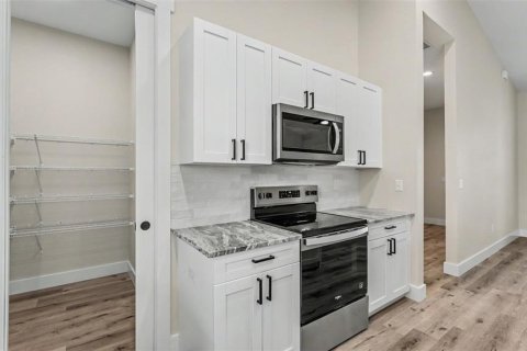 Купить виллу или дом в Бартоу, Флорида 9 комнат, 186.18м2, № 2151054 - фото 19