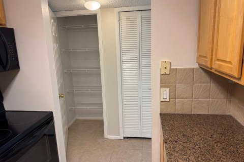 Condominio en alquiler en Clearwater, Florida, 2 dormitorios, 80.36 m2 № 1899901 - foto 13