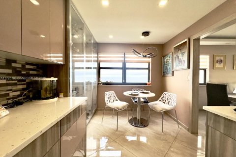 Condominio en venta en Hollywood, Florida, 3 dormitorios, 184.88 m2 № 1476154 - foto 16