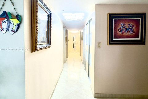 Condominio en venta en Hollywood, Florida, 3 dormitorios, 184.88 m2 № 1476154 - foto 17