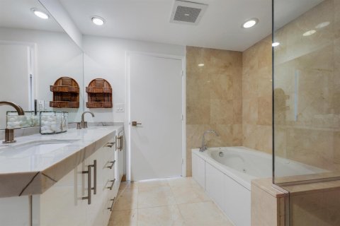 Copropriété à vendre à West Palm Beach, Floride: 3 chambres, 149.2 m2 № 2158299 - photo 12