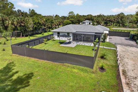 House in Naples, Florida 3 bedrooms, 111.11 sq.m. № 2389678 - photo 29