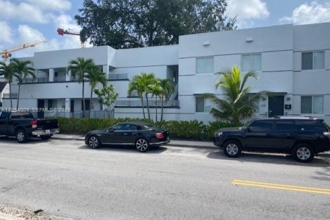 Immobilier commercial à vendre à Miami, Floride № 2055703 - photo 1