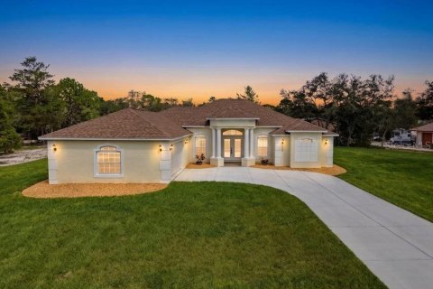 Casa en venta en Weeki Wachee, Florida, 3 dormitorios, 206.34 m2 № 2383530 - foto 2