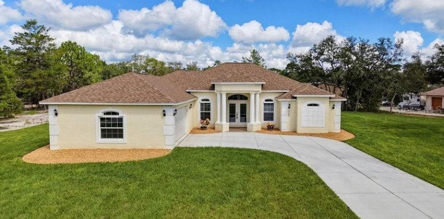 Casa en Weeki Wachee, Florida 3 dormitorios, 206.34 m2 № 2383530