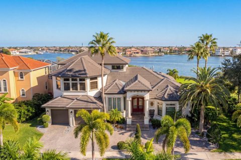 Casa en Apollo Beach, Florida 4 dormitorios, 447.79 m2 № 2429645