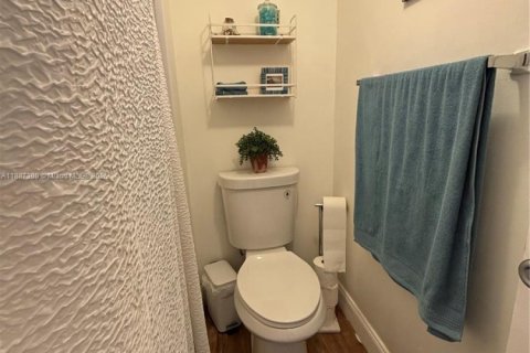 Купить кондоминиум в Уэстон, Флорида 2 спальни, № 1933010 - фото 12