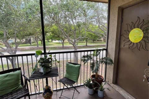 Купить кондоминиум в Уэстон, Флорида 2 спальни, № 1933010 - фото 2