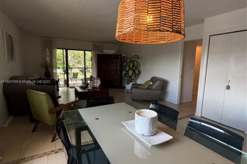 Купить кондоминиум в Уэстон, Флорида 2 спальни, № 1933010 - фото 5