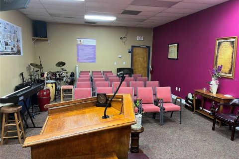Commercial property in Apopka, Florida 148.64 sq.m. № 2206263 - photo 6