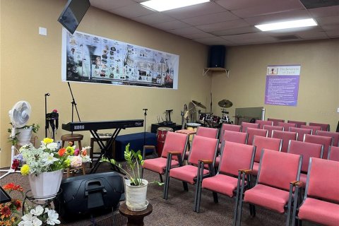 Commercial property in Apopka, Florida 148.64 sq.m. № 2206263 - photo 9