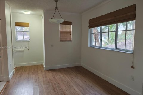 Снять в аренду кондоминиум в Мирамар, Флорида 2 спальни, 111.95м2, № 2036611 - фото 7