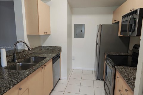 Снять в аренду кондоминиум в Мирамар, Флорида 2 спальни, 111.95м2, № 2036611 - фото 5