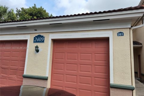 Снять в аренду кондоминиум в Мирамар, Флорида 2 спальни, 111.95м2, № 2036611 - фото 2