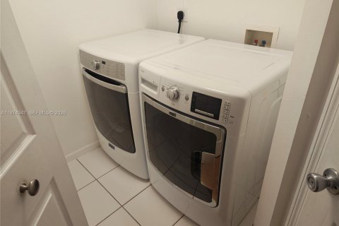 Снять в аренду кондоминиум в Мирамар, Флорида 2 спальни, 111.95м2, № 2036611 - фото 15