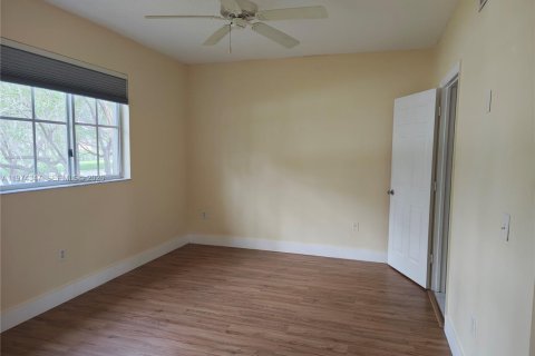 Снять в аренду кондоминиум в Мирамар, Флорида 2 спальни, 111.95м2, № 2036611 - фото 8