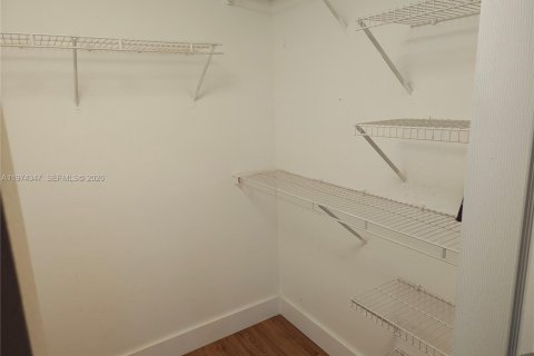 Снять в аренду кондоминиум в Мирамар, Флорида 2 спальни, 111.95м2, № 2036611 - фото 10