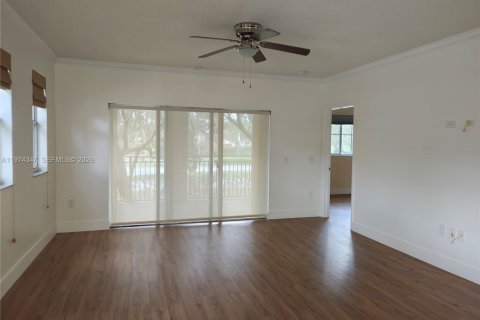 Снять в аренду кондоминиум в Мирамар, Флорида 2 спальни, 111.95м2, № 2036611 - фото 6