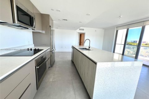 Condo in North Miami Beach, Florida, 2 bedrooms  № 1586976 - photo 9