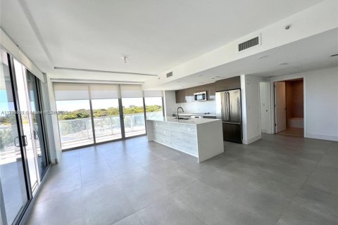 Condo in North Miami Beach, Florida, 2 bedrooms  № 1586976 - photo 4