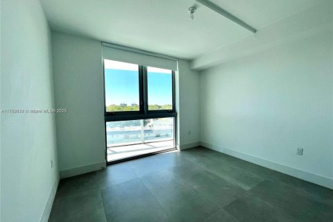 Condo in North Miami Beach, Florida, 2 bedrooms  № 1586976 - photo 19