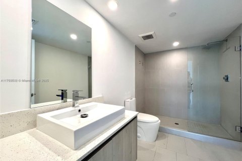 Condo in North Miami Beach, Florida, 2 bedrooms  № 1586976 - photo 24