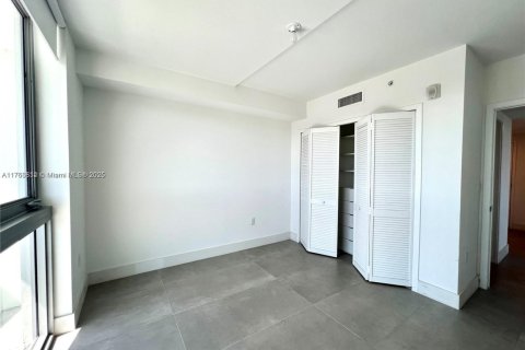 Condo in North Miami Beach, Florida, 2 bedrooms  № 1586976 - photo 18