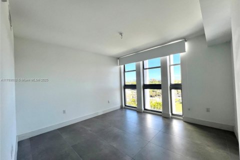 Condo in North Miami Beach, Florida, 2 bedrooms  № 1586976 - photo 21