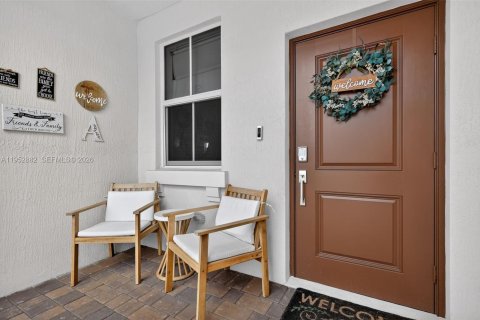 Touwnhouse à vendre à Miami, Floride: 3 chambres, 123.65 m2 № 2057777 - photo 24