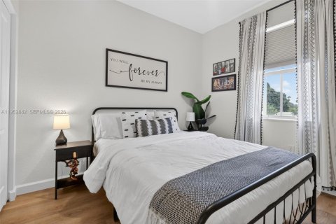 Touwnhouse à vendre à Miami, Floride: 3 chambres, 123.65 m2 № 2057777 - photo 16