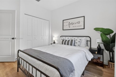 Touwnhouse à vendre à Miami, Floride: 3 chambres, 123.65 m2 № 2057777 - photo 17