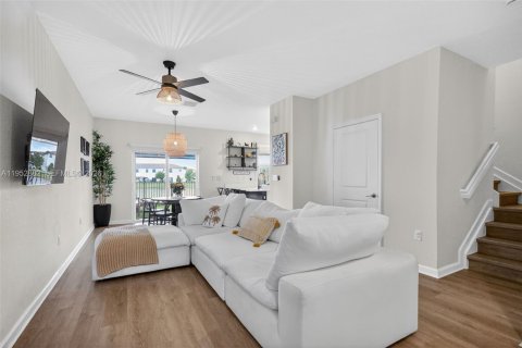 Touwnhouse à Miami, Floride 3 chambres, 123.65 m2 № 2057777