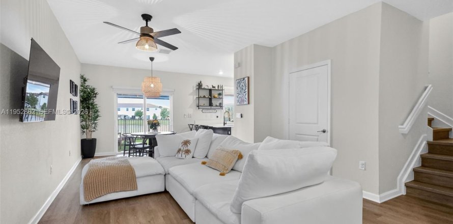 Touwnhouse à Miami, Floride 3 chambres, 123.65 m2 № 2057777