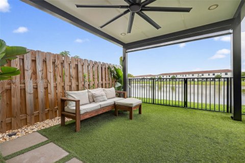 Touwnhouse à vendre à Miami, Floride: 3 chambres, 123.65 m2 № 2057777 - photo 27