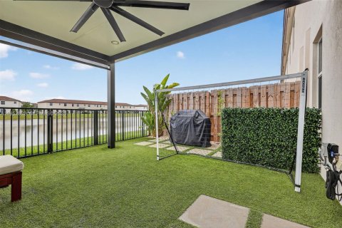 Touwnhouse à vendre à Miami, Floride: 3 chambres, 123.65 m2 № 2057777 - photo 29