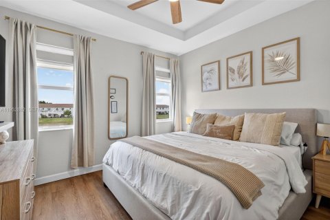 Touwnhouse à vendre à Miami, Floride: 3 chambres, 123.65 m2 № 2057777 - photo 12