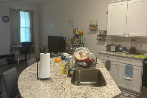 Townhouse in Dundee, Florida 2 bedrooms, 146.23 sq.m. № 1865995 - photo 4
